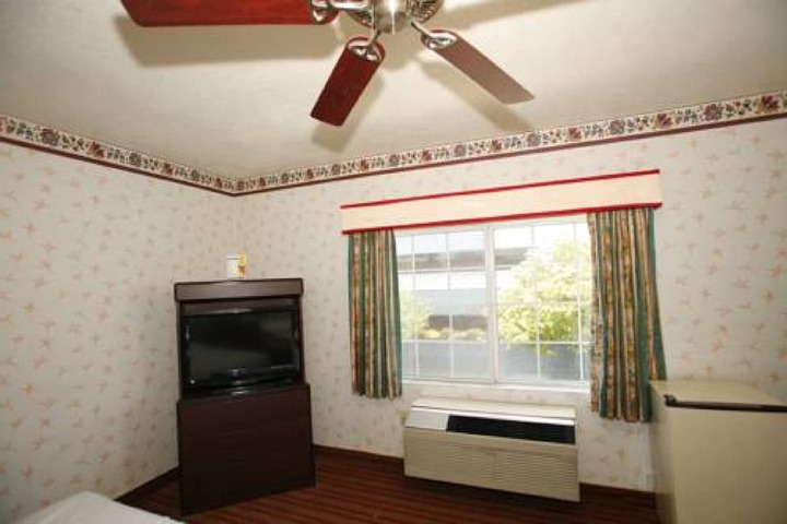 Room 16 of 30