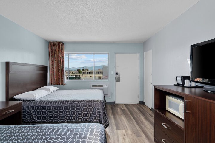 Room 22 of 38