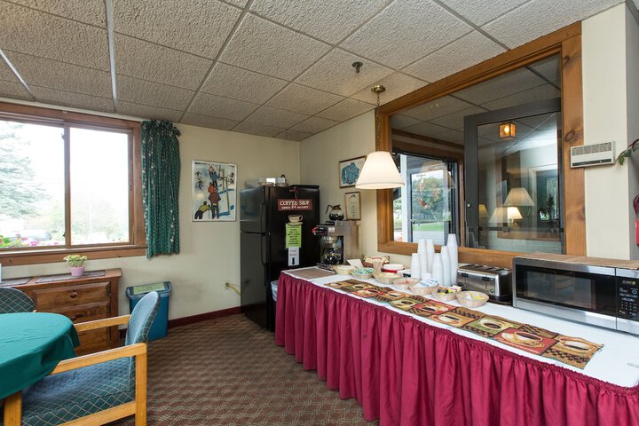 Room 43 of 77