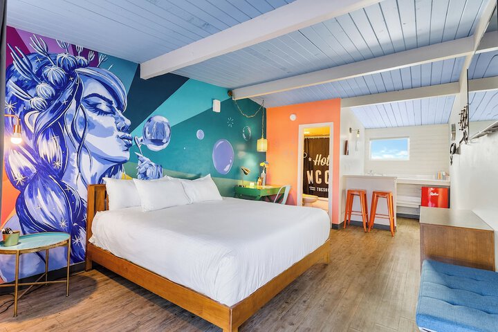 Hotel McCoy Tucson - Art Coffee, Beer, Wine