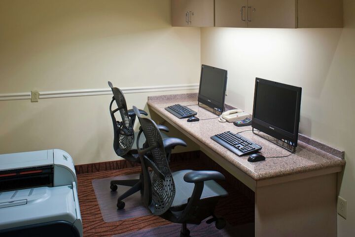 Business Center 33 of 33