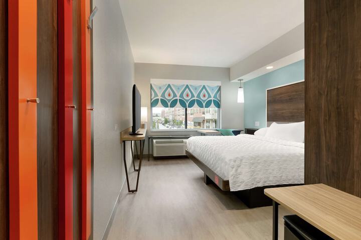 Room 17 of 32