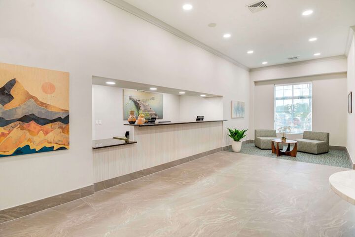 Best Western Plus Crossroads Inn & Suites