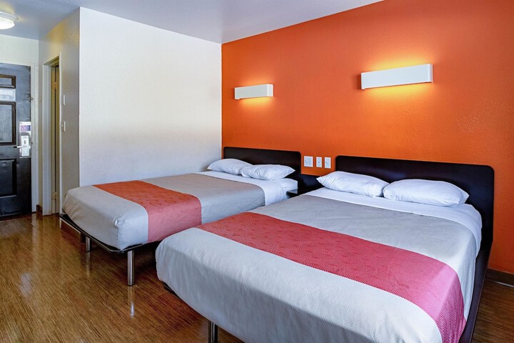 Motel 6 Palatine IL - Chicago Northwest