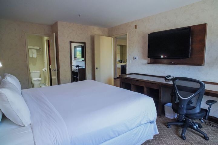Room 17 of 36