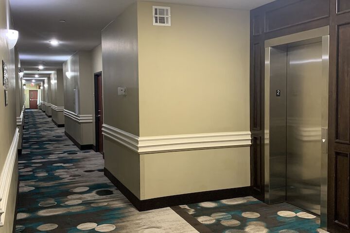 Ballroom/Hall 67 of 74