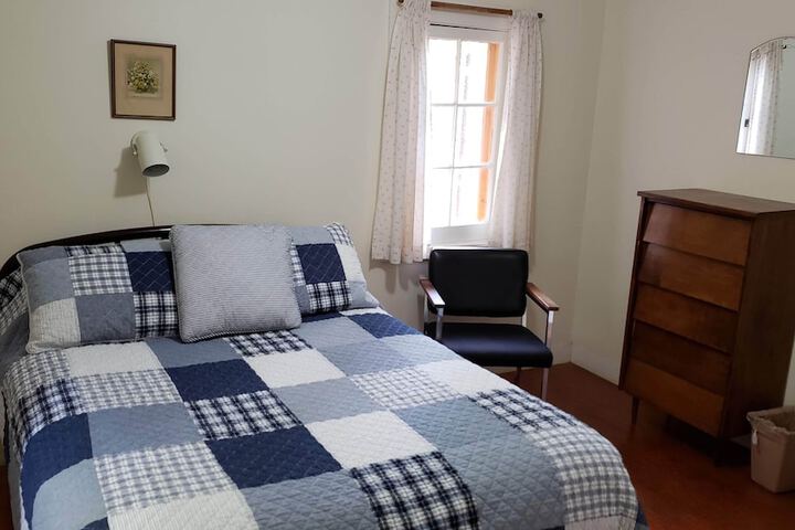 Room 72 of 215