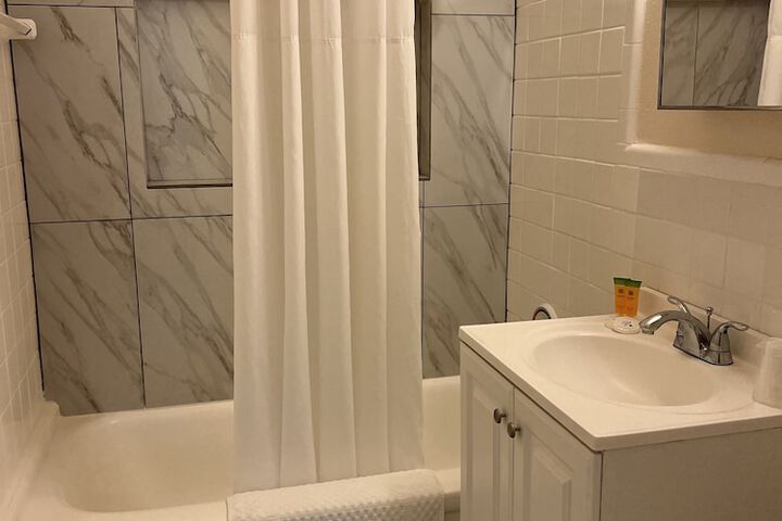 Room 30 of 46