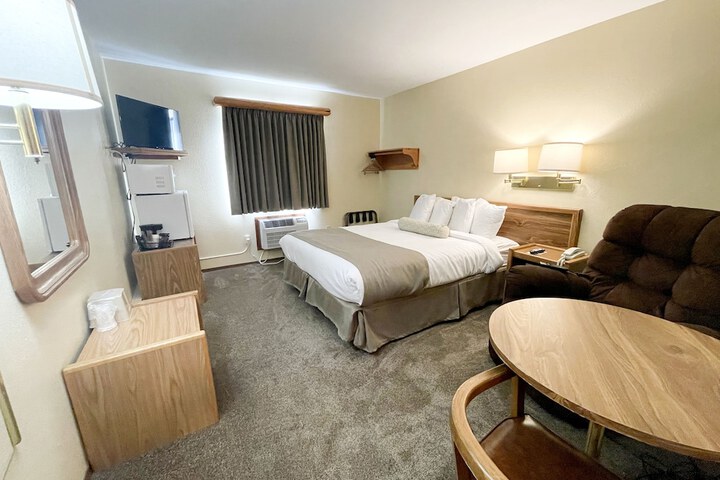 Room 35 of 47
