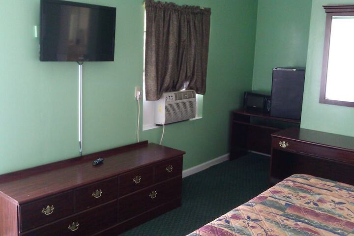 Room 15 of 16