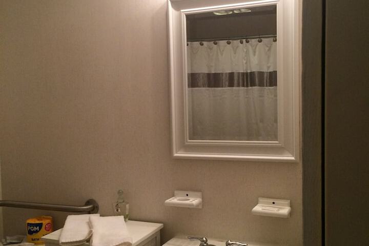 Room 30 of 40