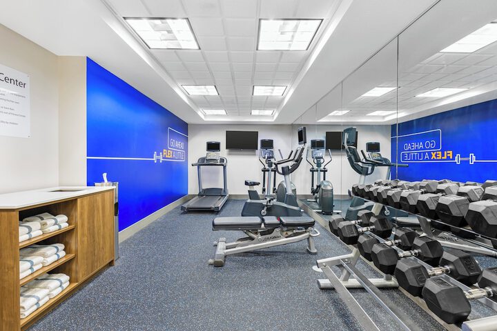 Holiday Inn Express Hotel & Suites Charlotte by IHG