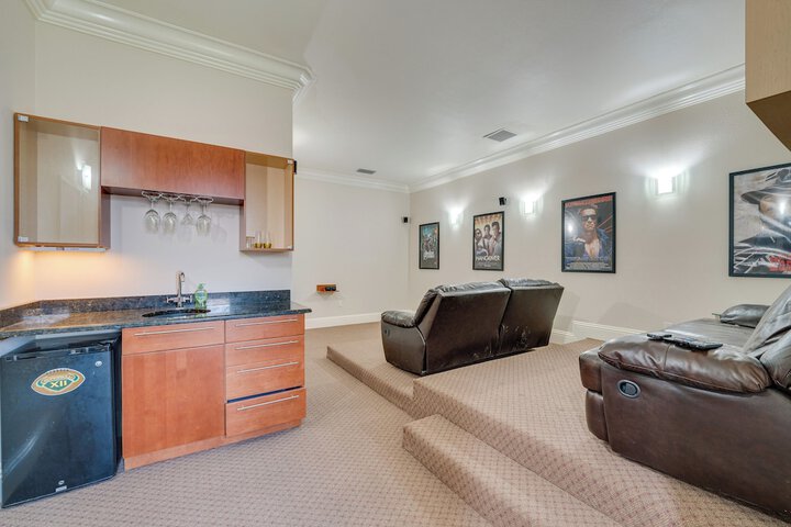 Groveland Home w / Pool: Luxurious Lakefront Oasis!