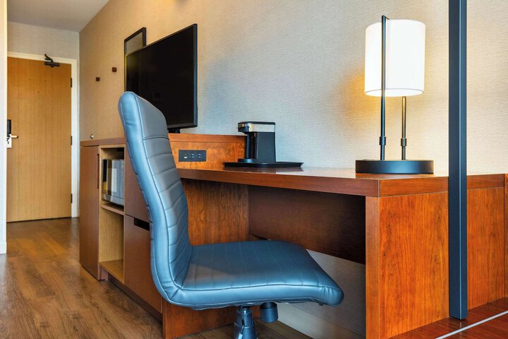 Room 53 of 68