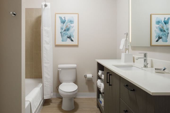 Room 15 of 36
