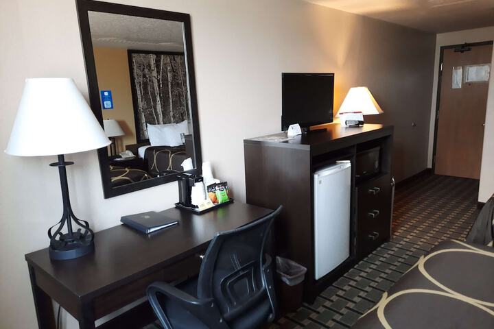 Room 33 of 41