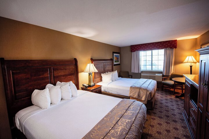 Hamilton Inn Select Beachfront Mackinaw City