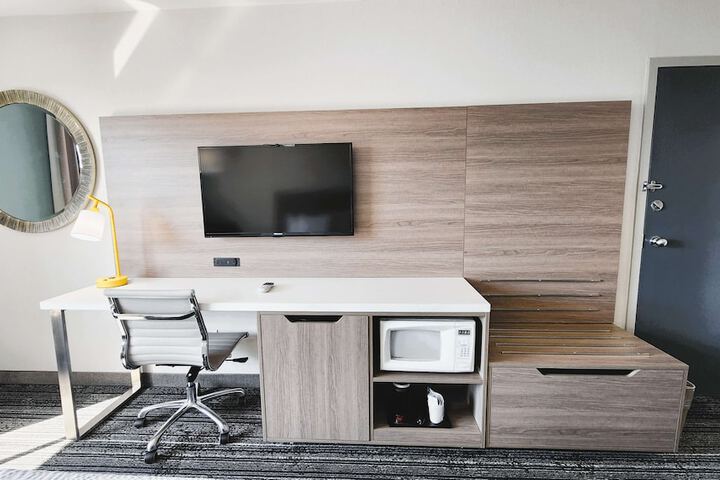 Room 21 of 48