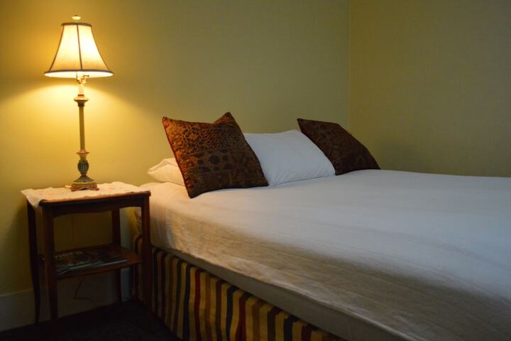 Room 34 of 48