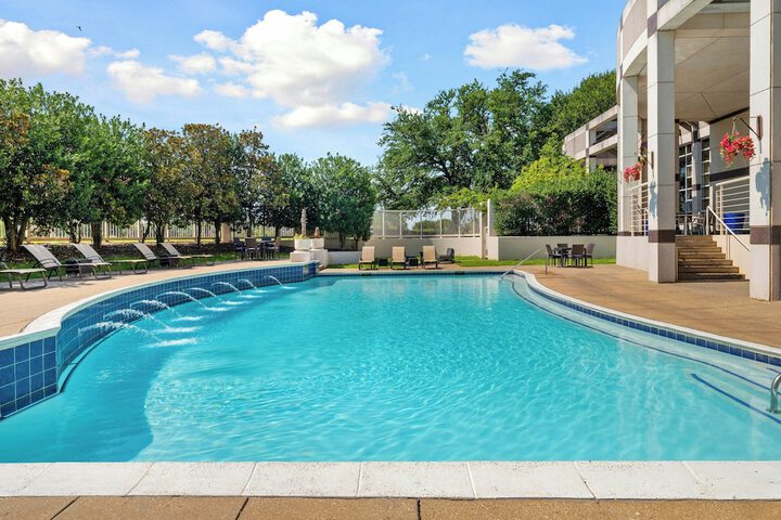 Renaissance Dallas North Hotel