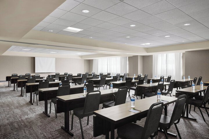 Courtyard by Marriott Newark Downtown