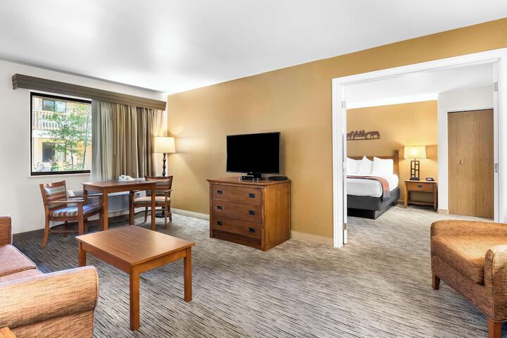 Room 15 of 36