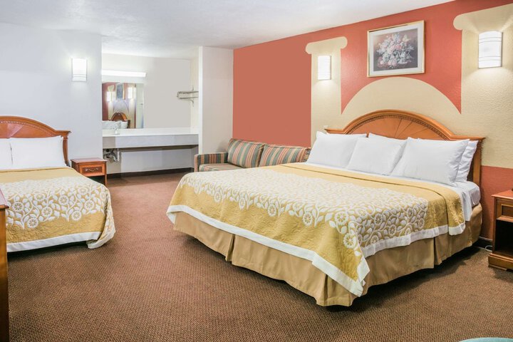 Days Inn by Wyndham Bastrop