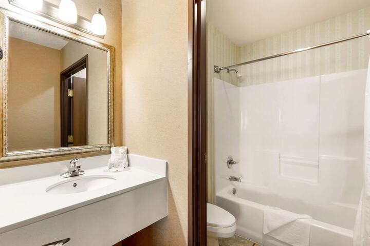 Room 17 of 25