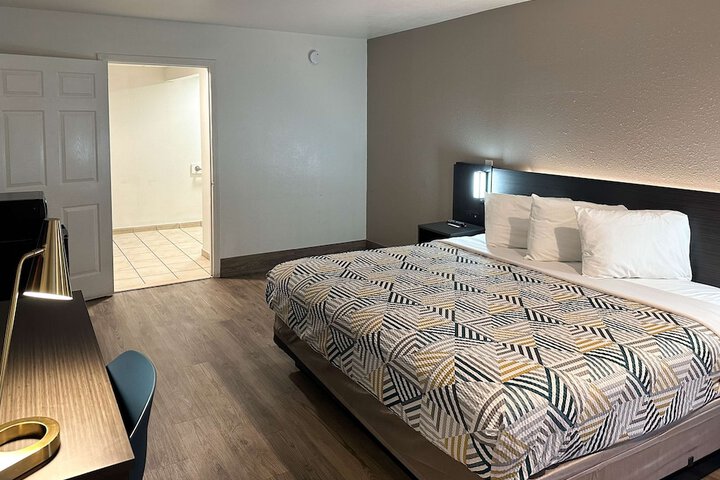 Room 41 of 50