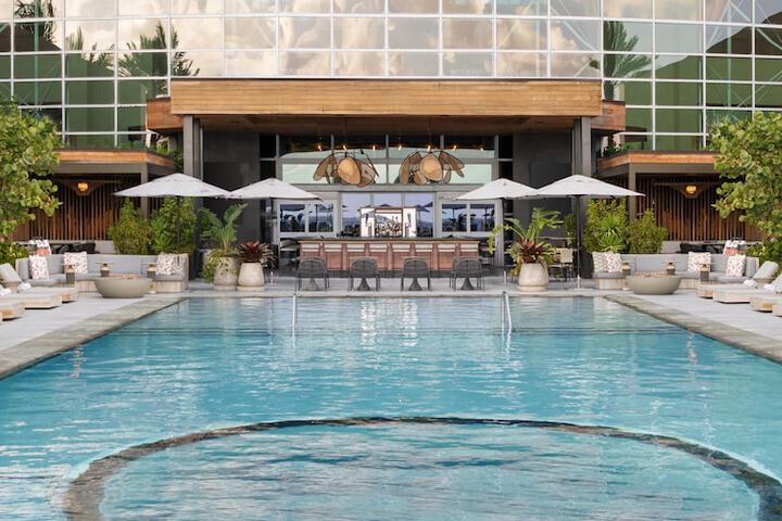 Signia by Hilton Diplomat Beach Resort