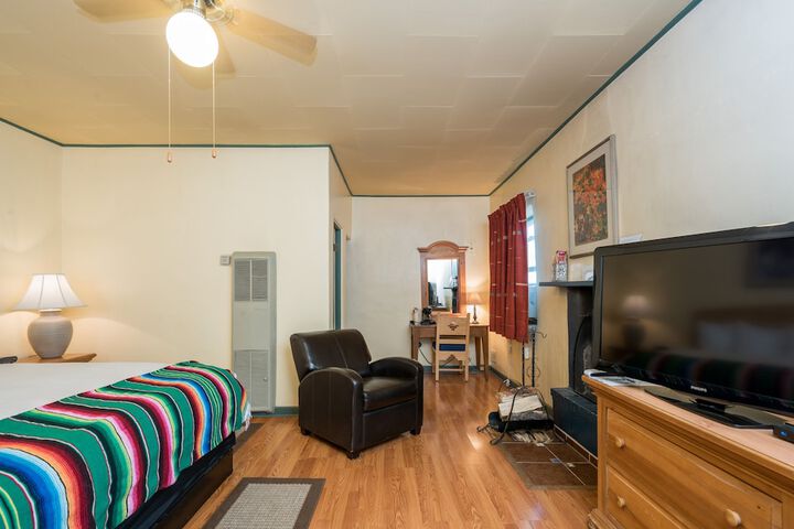 Room 42 of 71