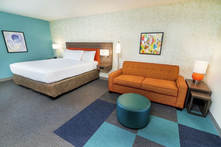 Room 9 of 38