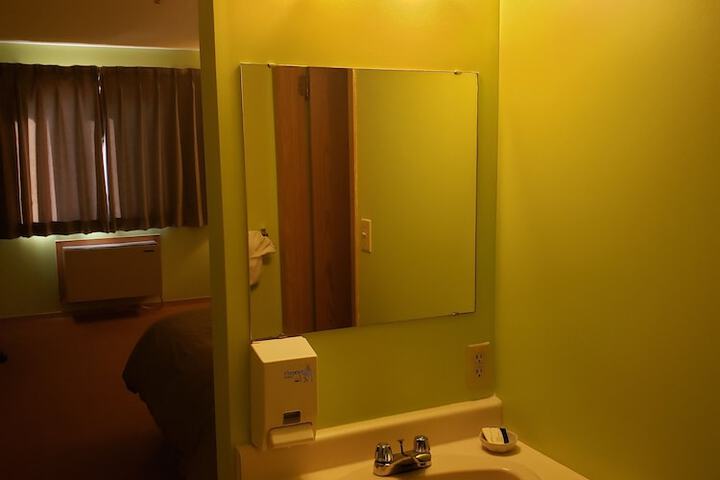 Room 32 of 55