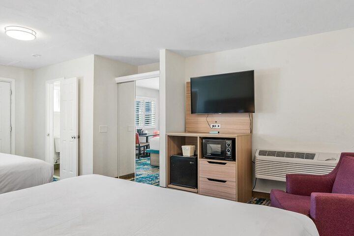 Room 13 of 64