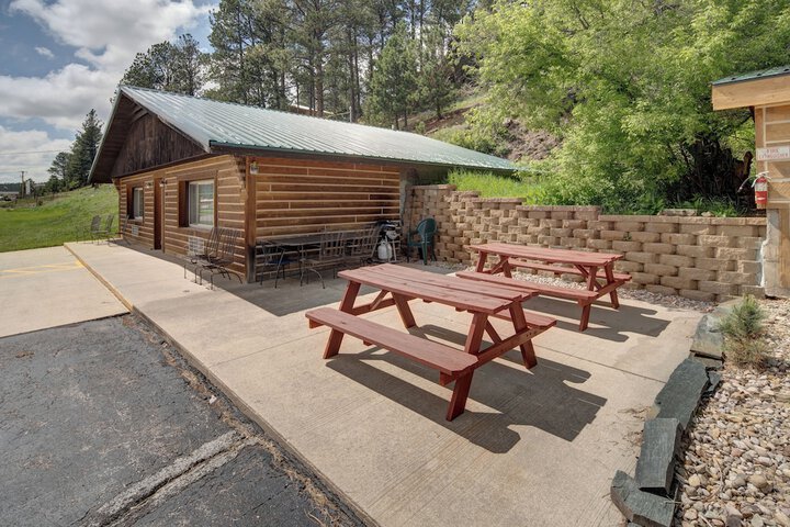 Rock Crest Lodge & Cabins