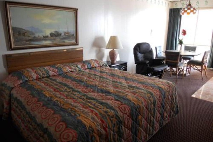 Room 8 of 17