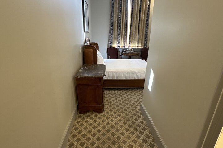 Room 124 of 151
