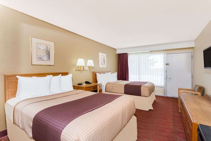Room 10 of 21