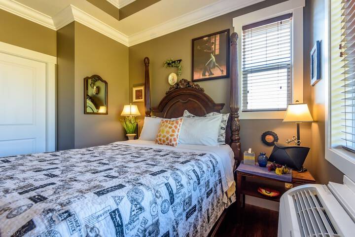 Room 85 of 159