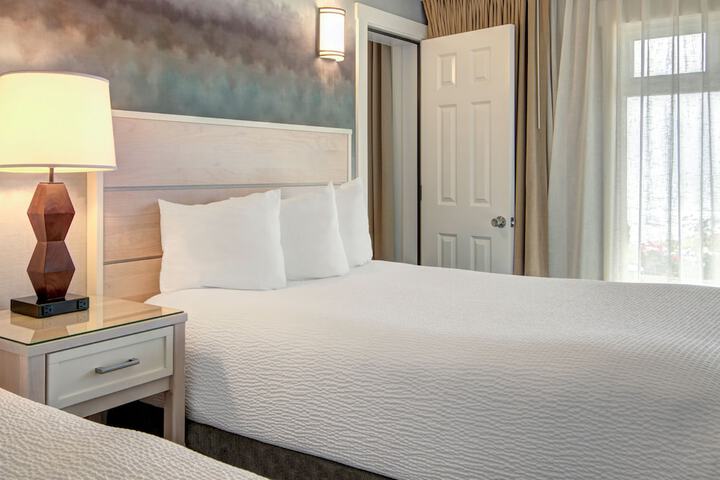 Hallmark Resort - Newport