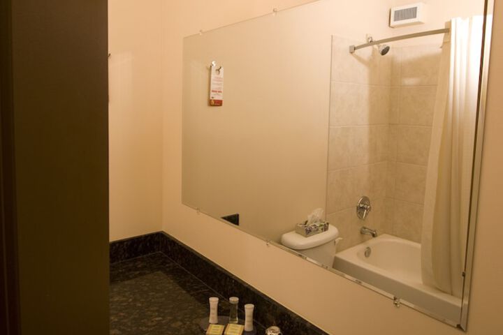 Room 10 of 17