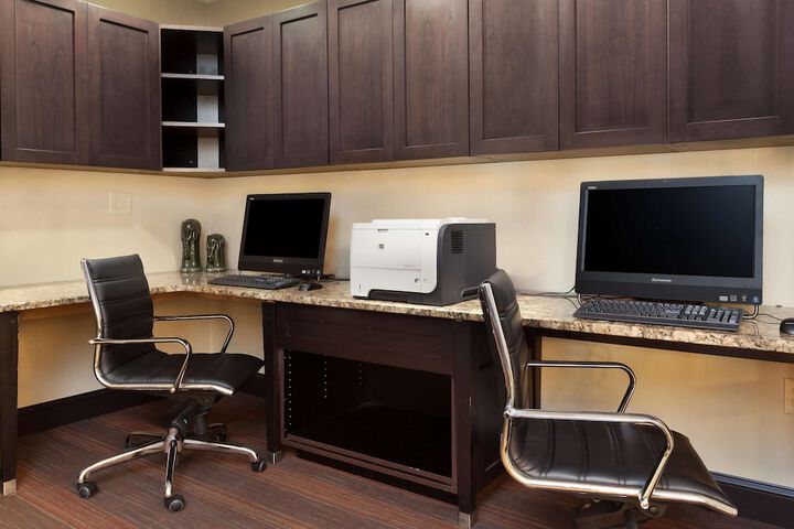 Business Center 95 of 97