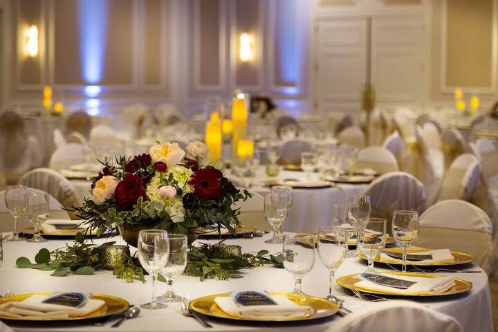 Ballroom/Hall 31 of 37