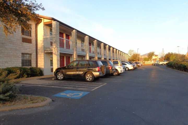 Windcrest Inn and Suites