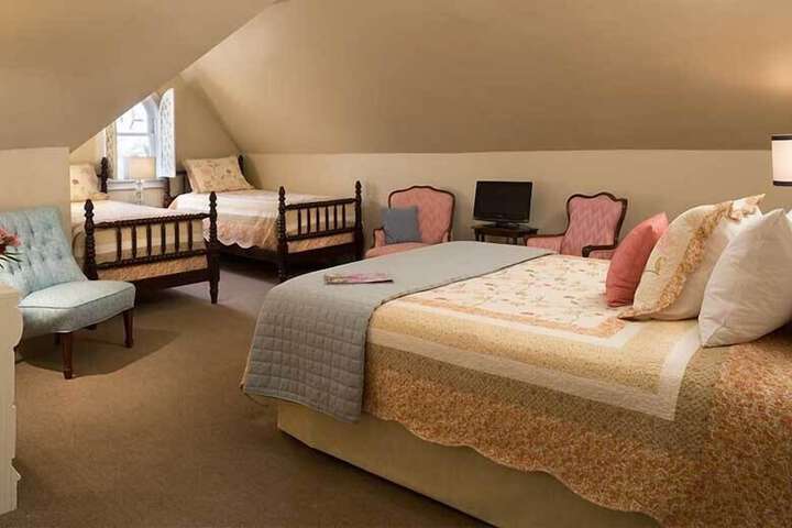 Room 25 of 103