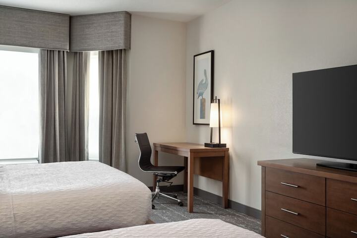 Homewood Suites by Hilton Fort Myers Airport / FGCU