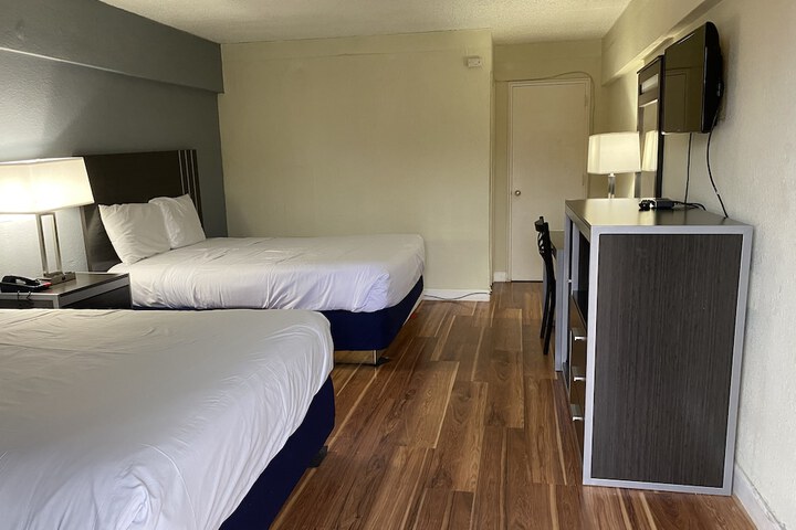 Room 72 of 77