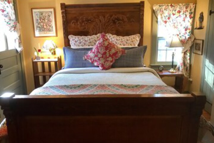 Olde Rhinebeck Inn c. 1745
