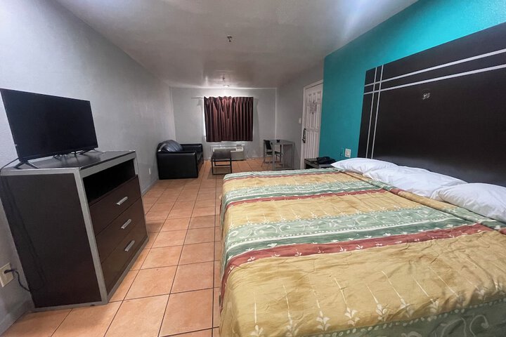 Room 14 of 24