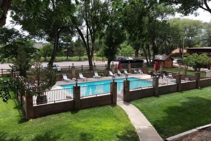 Austins Chuckwagon Lodge